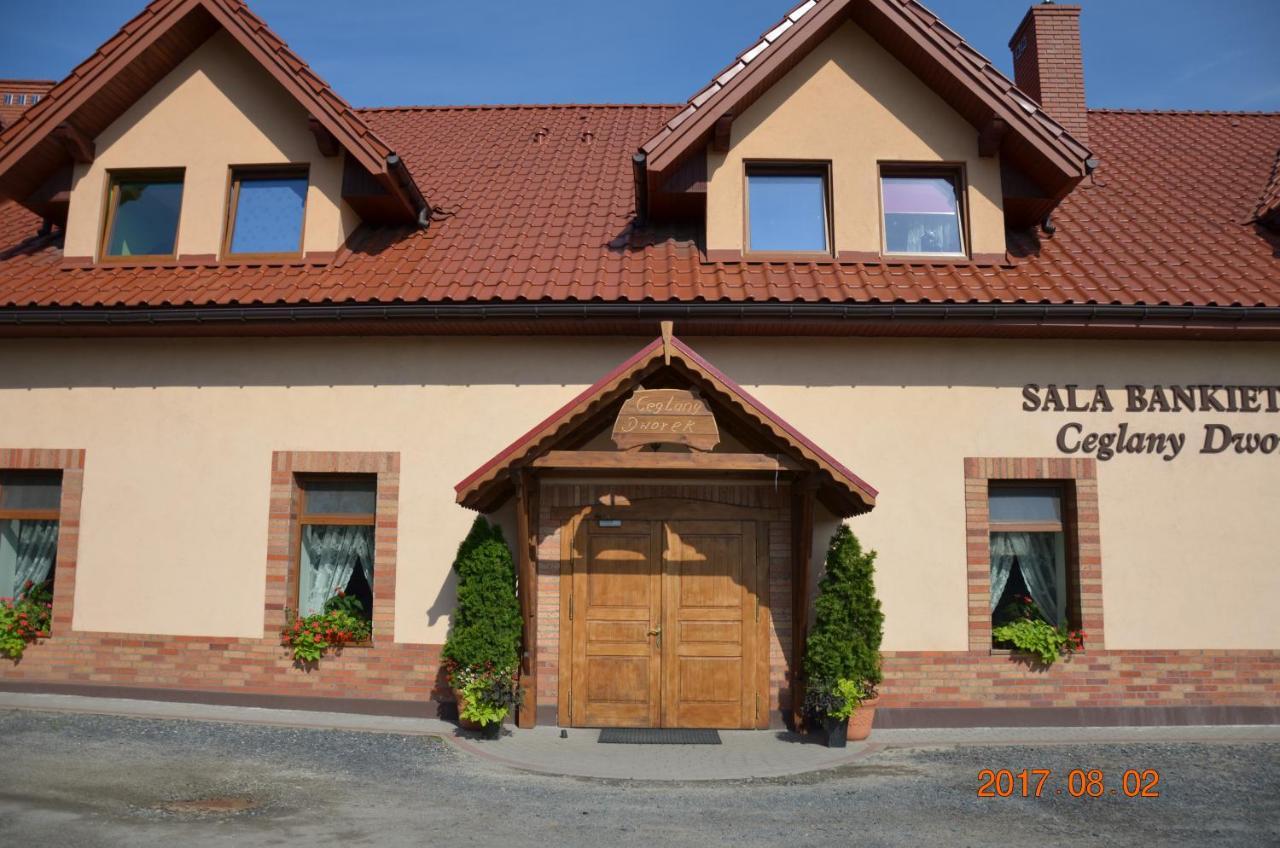 Ceglany Dworek Chojnow Buitenkant foto