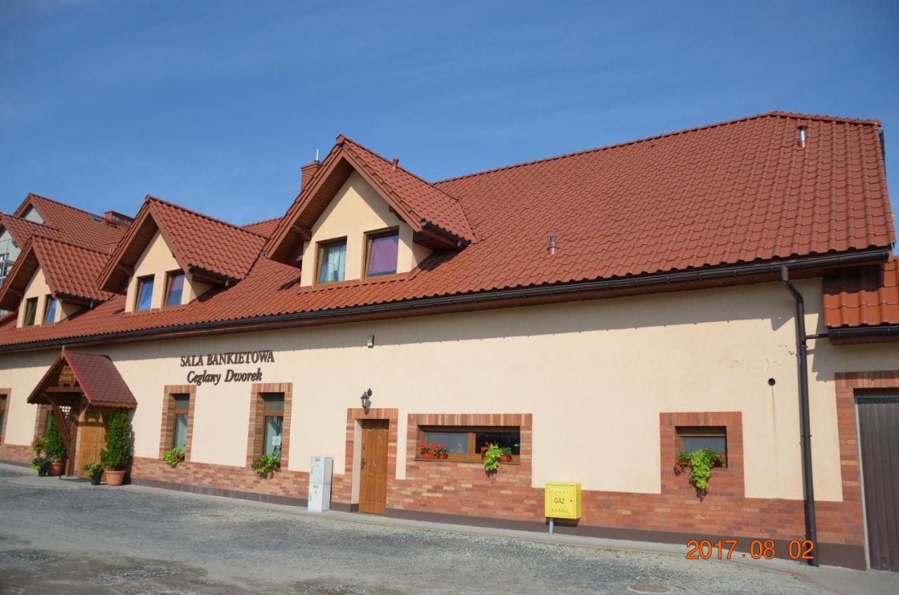 Ceglany Dworek Chojnow Buitenkant foto