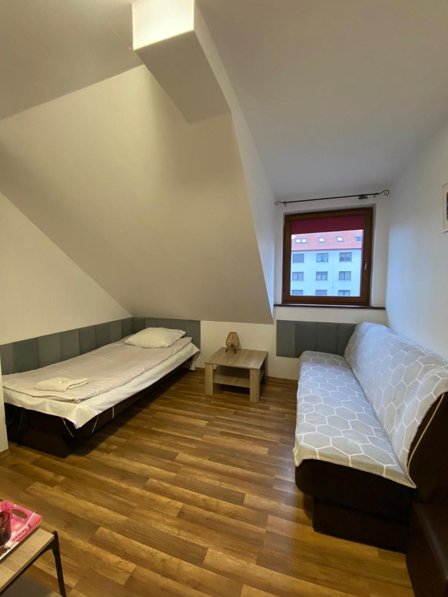 Ceglany Dworek Chojnow Buitenkant foto